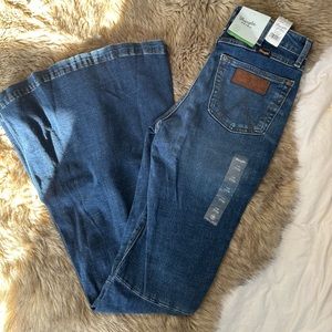 NWT Wrangler Retro Flare Belle Bottoms